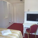 Palac I Folwark Nemino Sierakowice (Pomerania)
