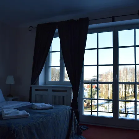 Palac I Folwark Nemino Feriested Sierakowice (Pomerania)