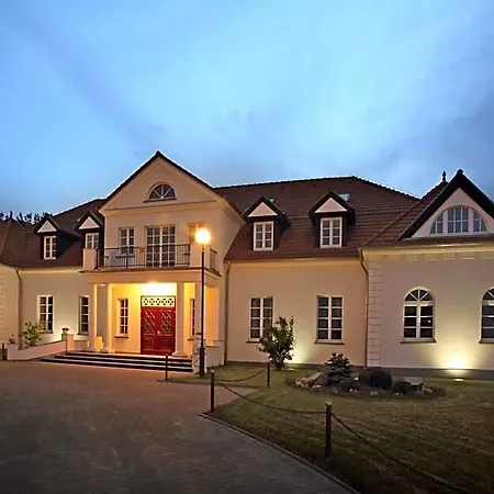 Palac I Folwark Nemino 5*