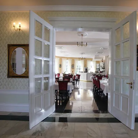 Palac I Folwark Nemino 5* Sierakowice (Pomerania)