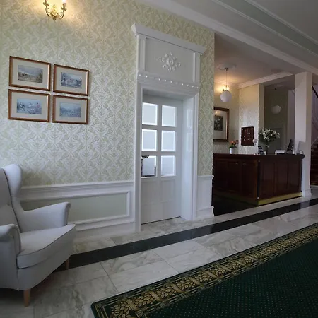 Palac I Folwark Nemino Feriested 5*