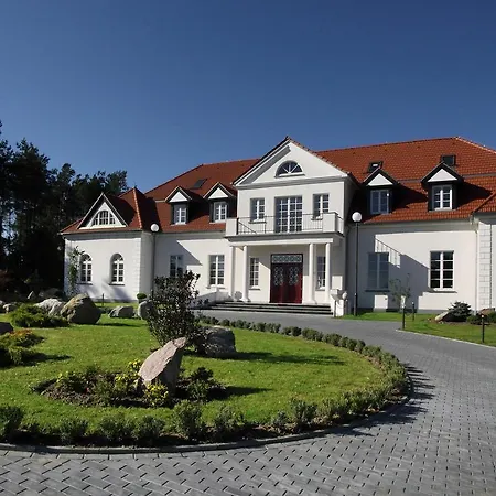 Palac I Folwark Nemino Feriested