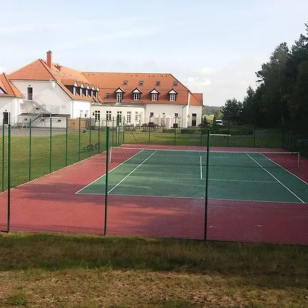 Palac I Folwark Nemino Feriested Sierakowice (Pomerania)