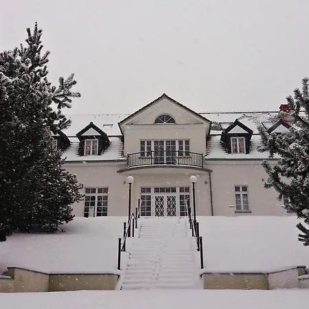 Palac I Folwark Nemino 5* Sierakowice (Pomerania)