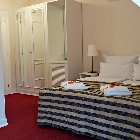 Palac I Folwark Nemino 5*