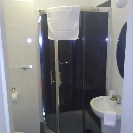 Palac I Folwark Nemino Sierakowice (Pomerania)