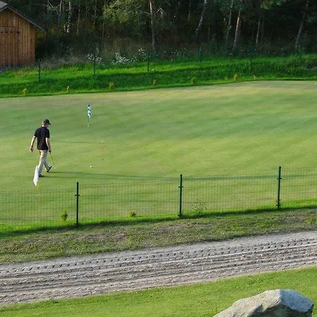 Palac I Folwark Nemino Sierakowice (Pomerania)