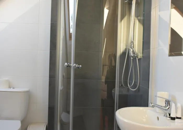 Palac I Folwark Nemino Sierakowice (Pomerania)