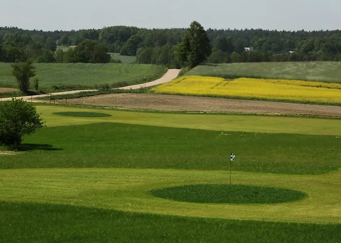 Palac I Folwark Nemino Semesteranläggning (resort)