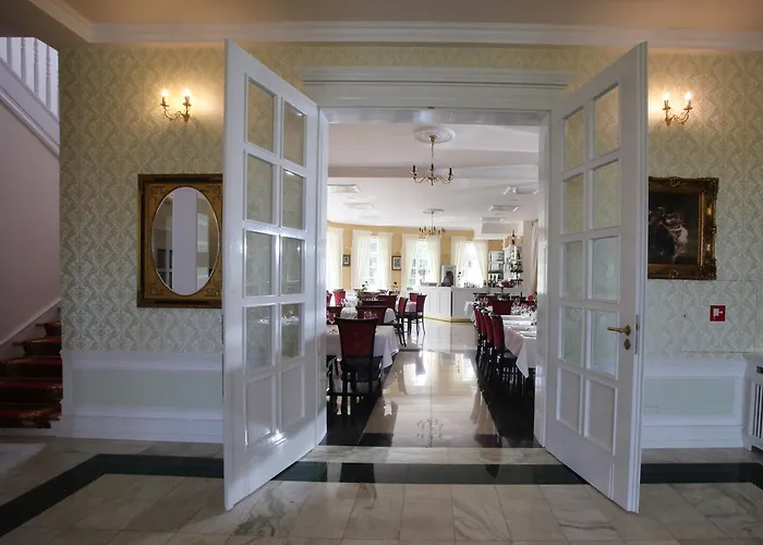 Palac I Folwark Nemino 5* Sierakowice (Pomerania)