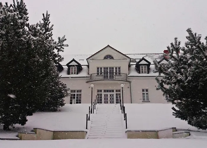 Palac I Folwark Nemino 5* Sierakowice (Pomerania)