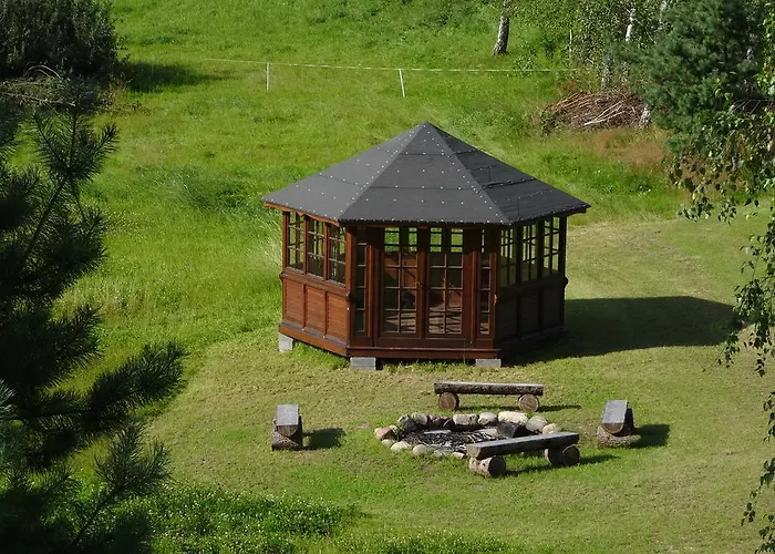 Palac I Folwark Nemino Sierakowice (Pomerania)