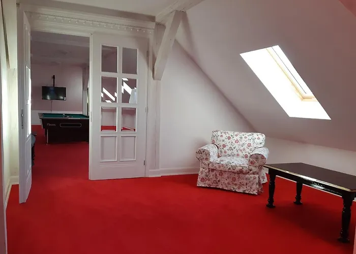 Palac I Folwark Nemino